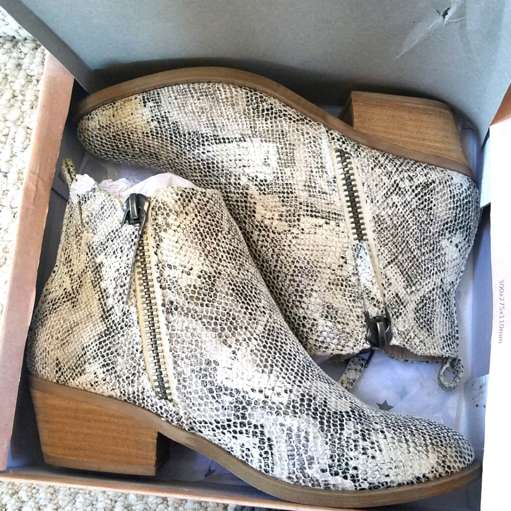 Very G Snake Ankle Boots Size 10
